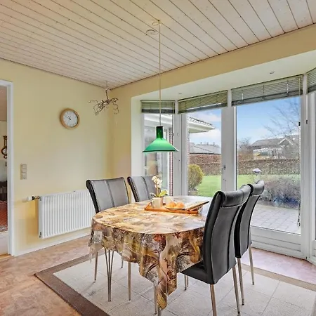 Beautiful In With Wifi And 3 Bedrooms * Oure
