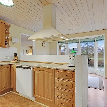 Beautiful In With Wifi And 3 Bedrooms 別荘 Oure